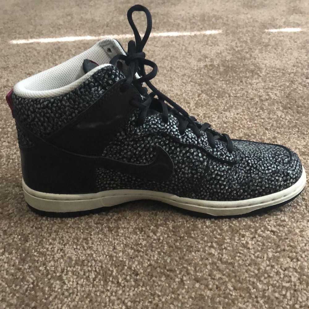 Sneakers - Picture 3 of 3